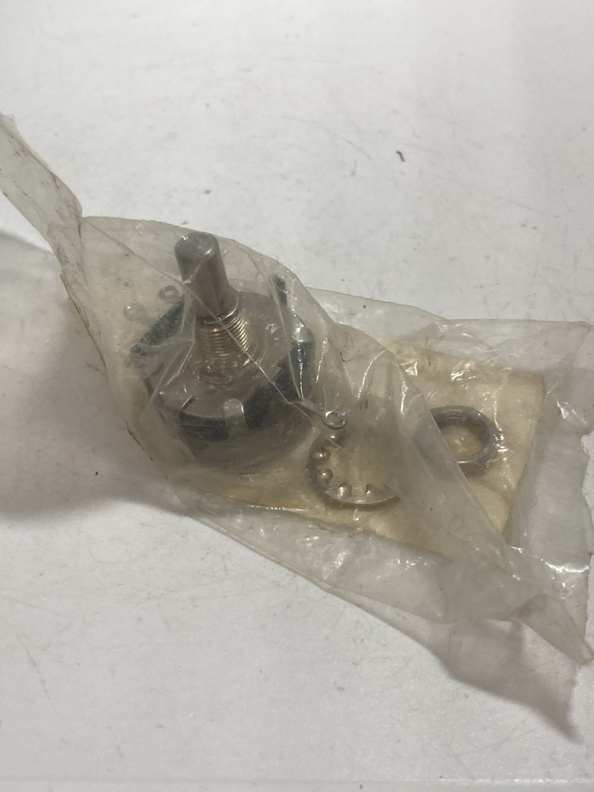 CLAROSTAT RA 1-120-023 POTENTIOMETER 1 TURN NIB