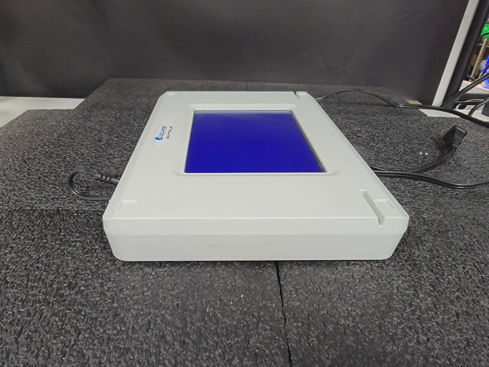 Accuris E4000 SmartBlue Transilluminator Full-Size Blue LED Transilluminator