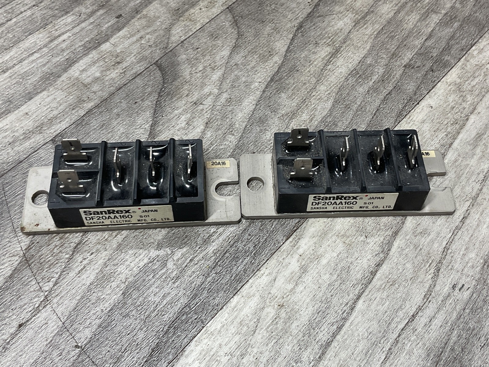 (LOT OF 2) SANREX DF20AA160 power supply module #310M116