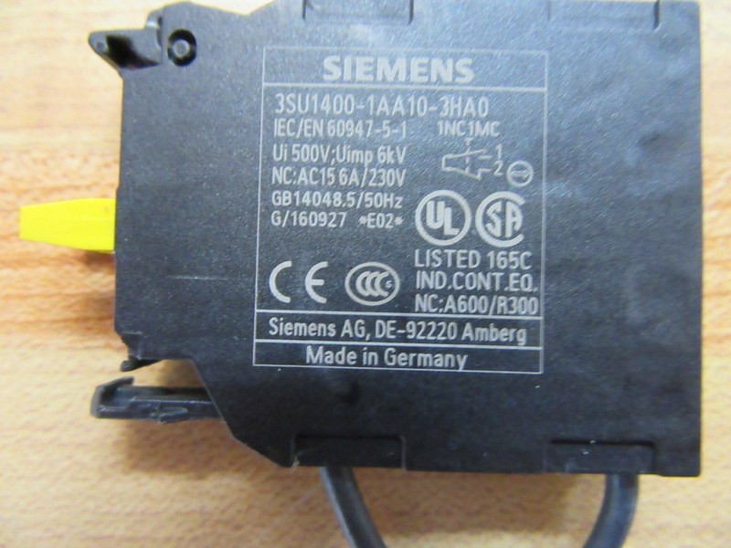 Siemens 3SU1400-1AA10-3HA0 Contact Module
