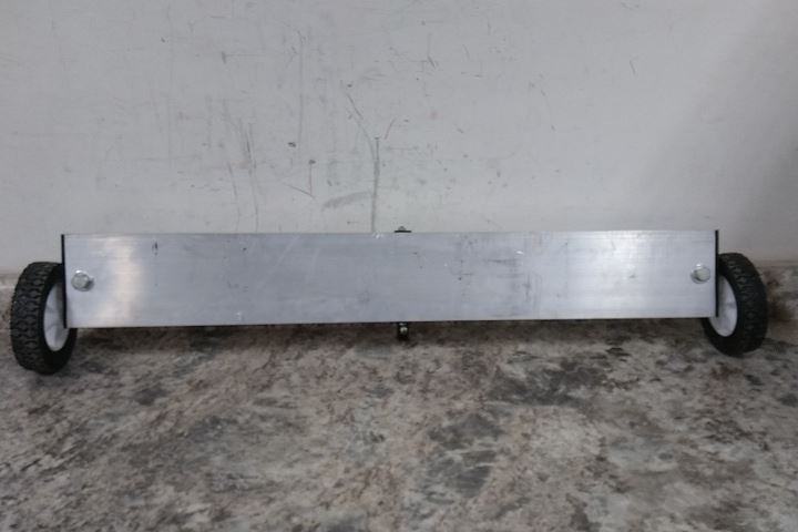 Mag-Mate FS3600 36 In Magnet Length 240 Lb Pull Cap Magnetic Floor Sweeper