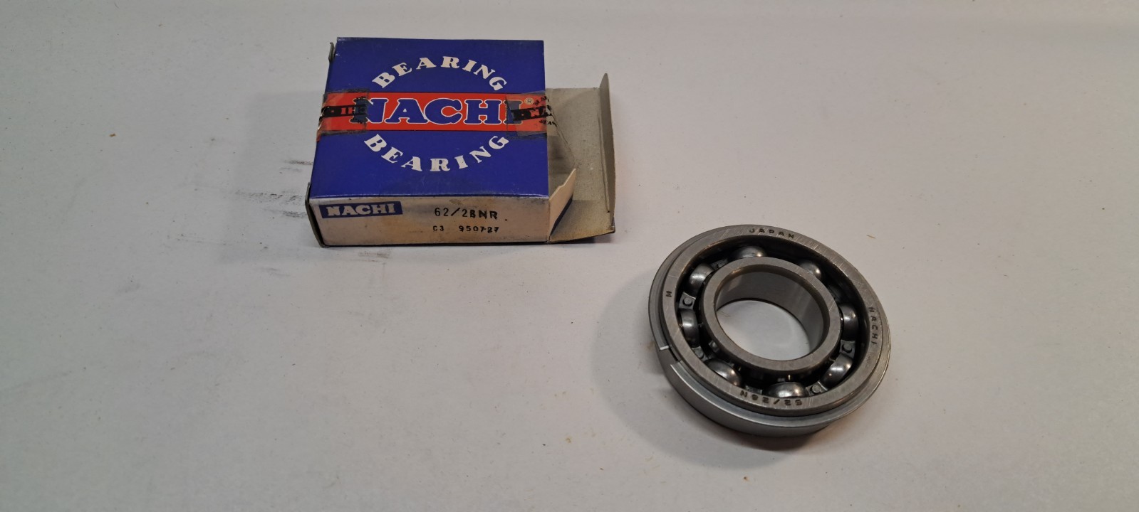 NEW IN BOX NACHI 62/28NR ROLLER BEARING 62/28N C3 JAPAN