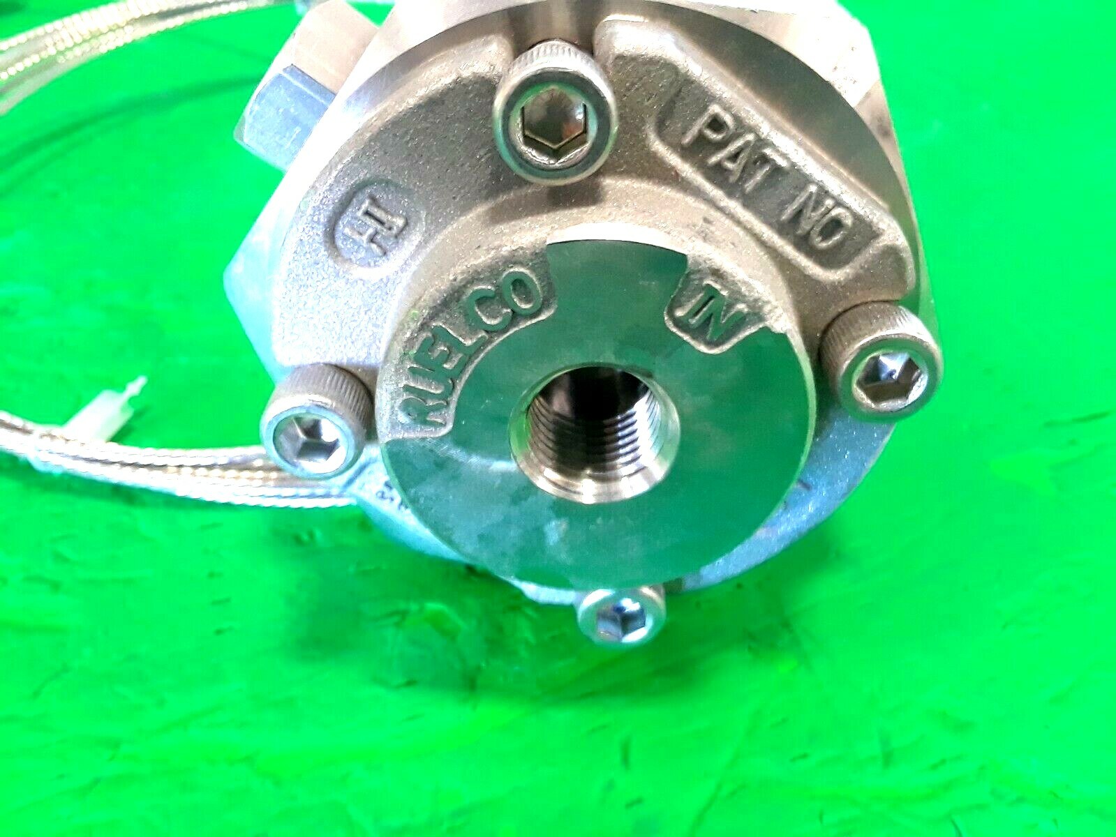 🟠 RUELCO 2″ PNEUMATIC LIQUID LEVEL SWITCH PESSCO IS OFFERING 1 R032221-10-12 🗽