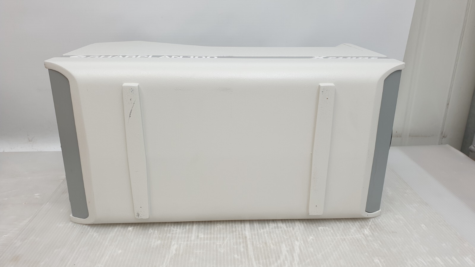 Sharplan 100 Xplume Smoke evacuator