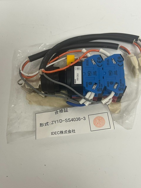 IDEC ZY1D-SS4036-3 SWITCH SELECTOR, KEYED, (DISCO), NOS
