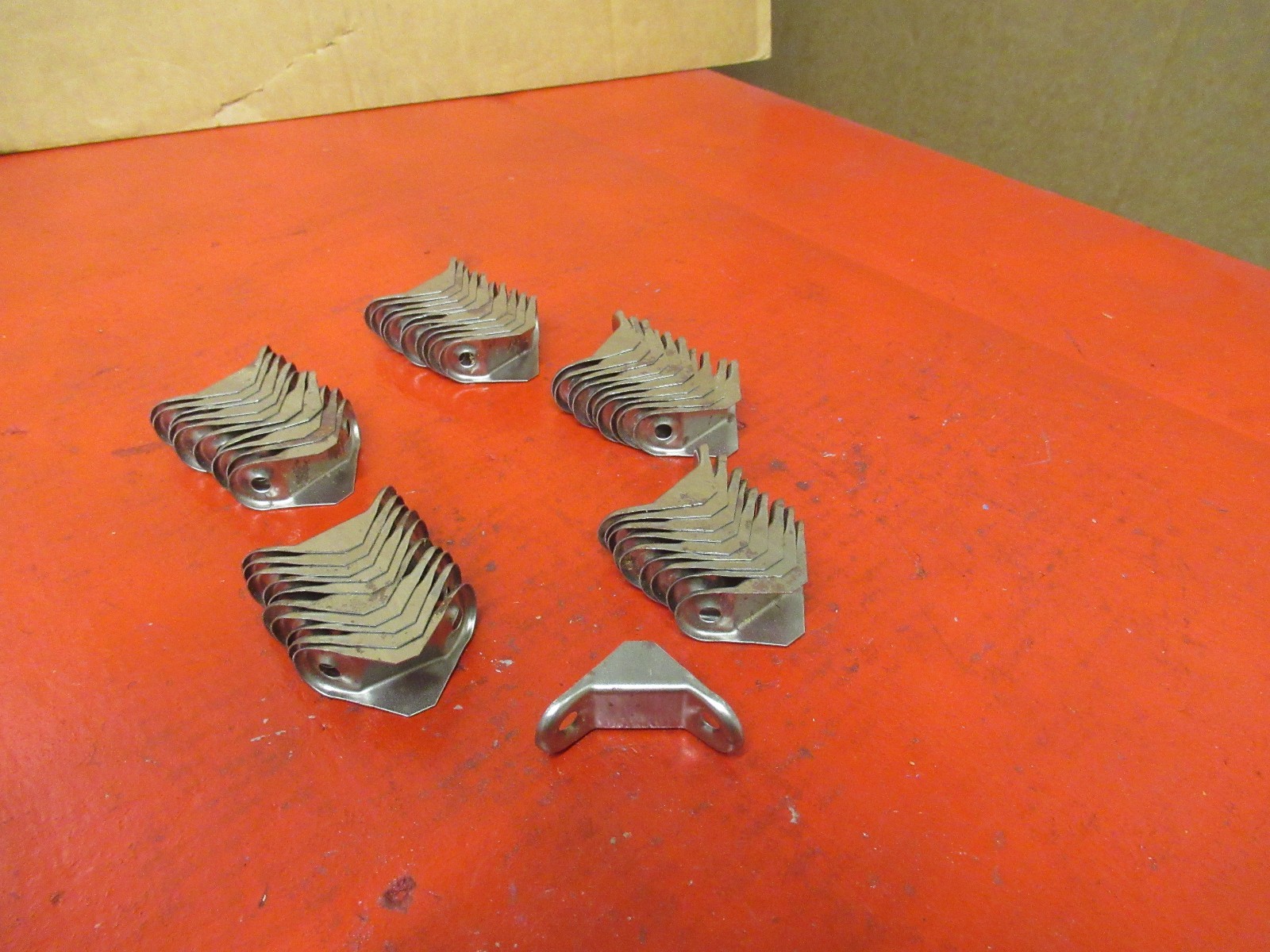NO NAME STEEL SHELF L SHAPE 90° DEGREE ANGLE CORNER BRACKET LOT OF 50 NEW