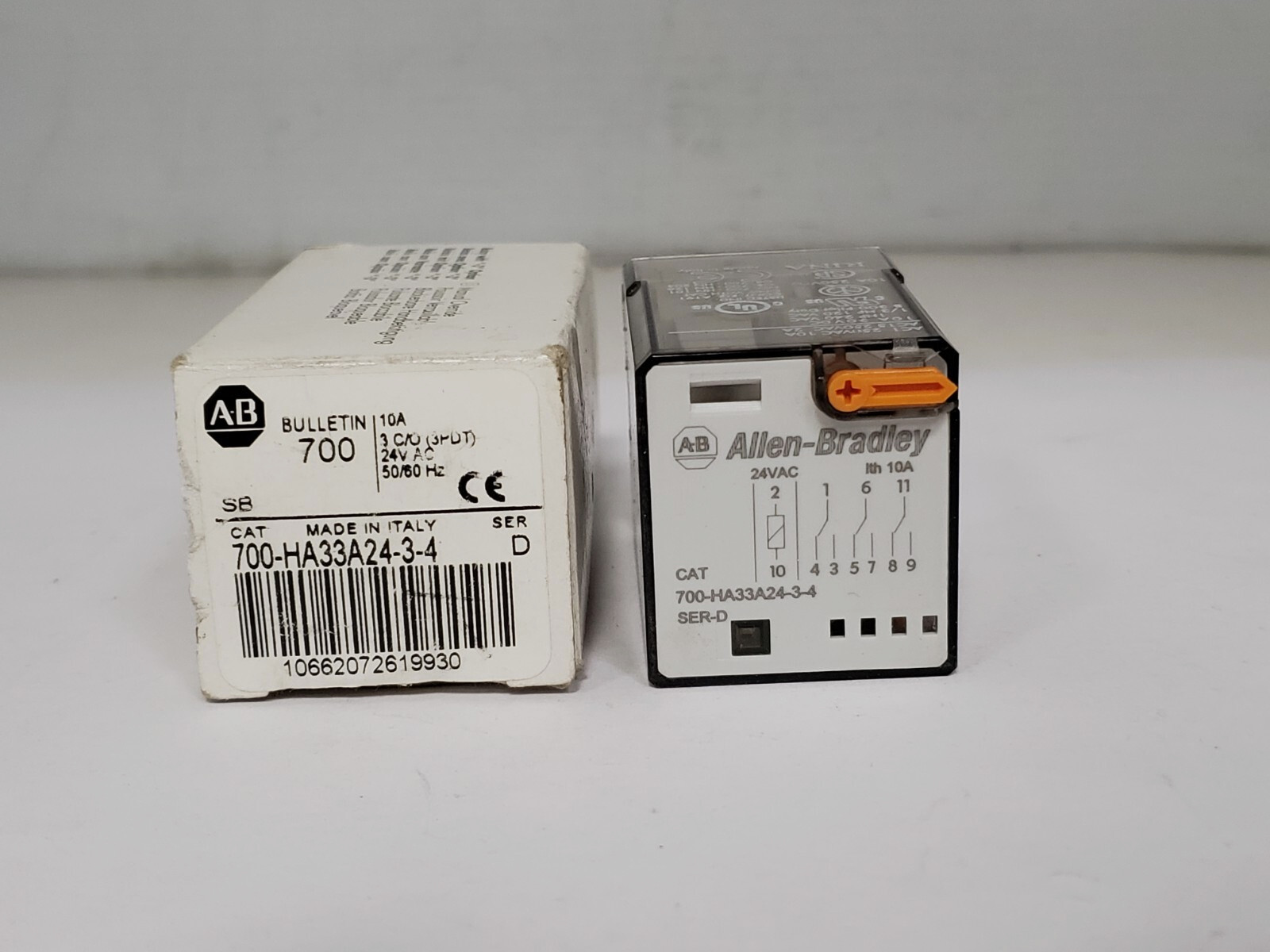 ALLEN BRADLEY 700-HA33A24-3-4 RELAY PUSH-TO-TEST 10A 24V AC 50/60HZ SER D NIB