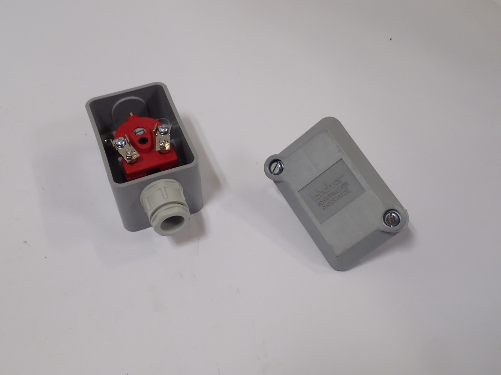 BIRCHER DW40 CH-8222 PNEUMATIC SWITCH IN HOUSING