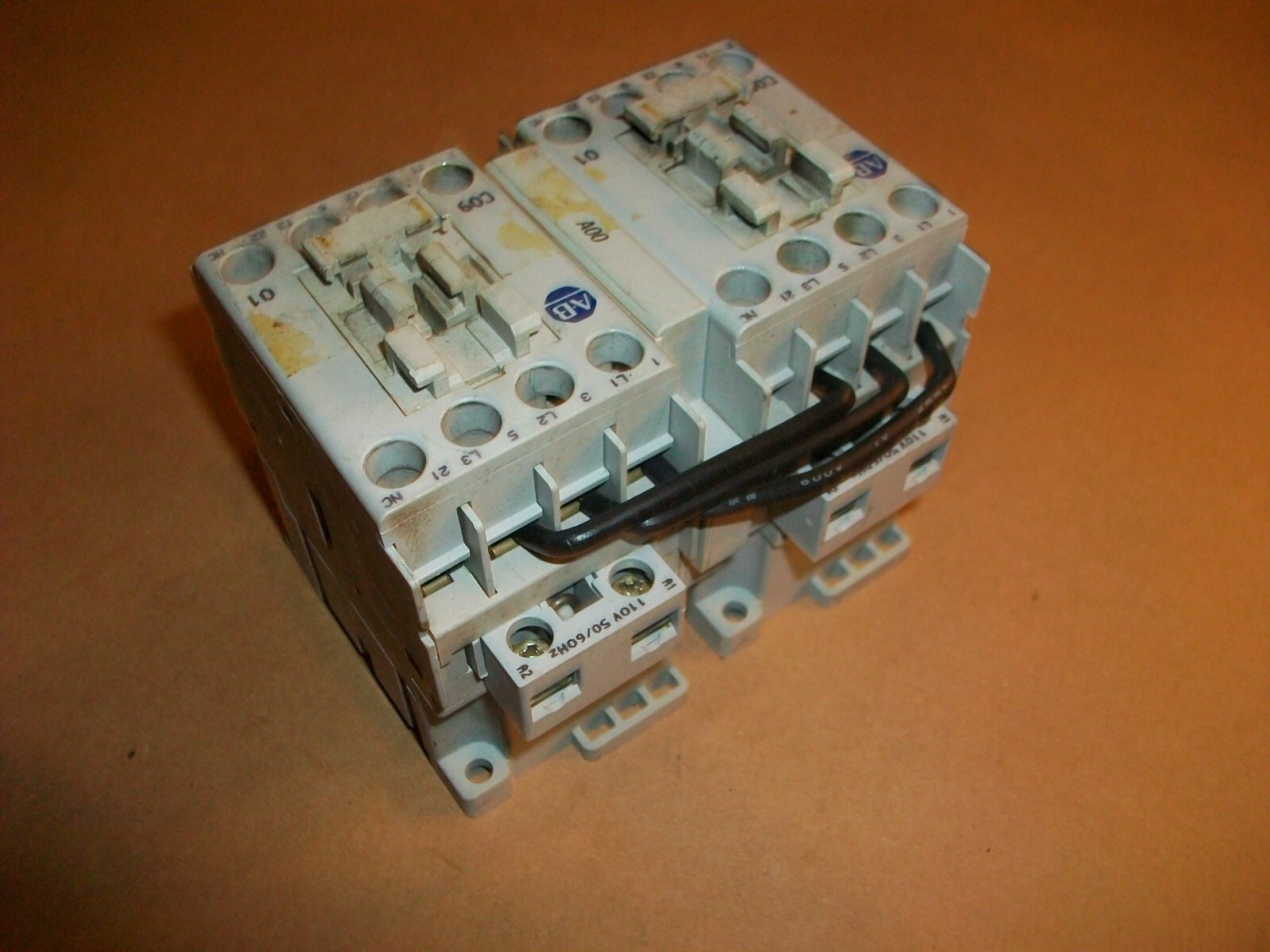 Allen Bradley Reversing Contactor 100-C09*01 Series A USED