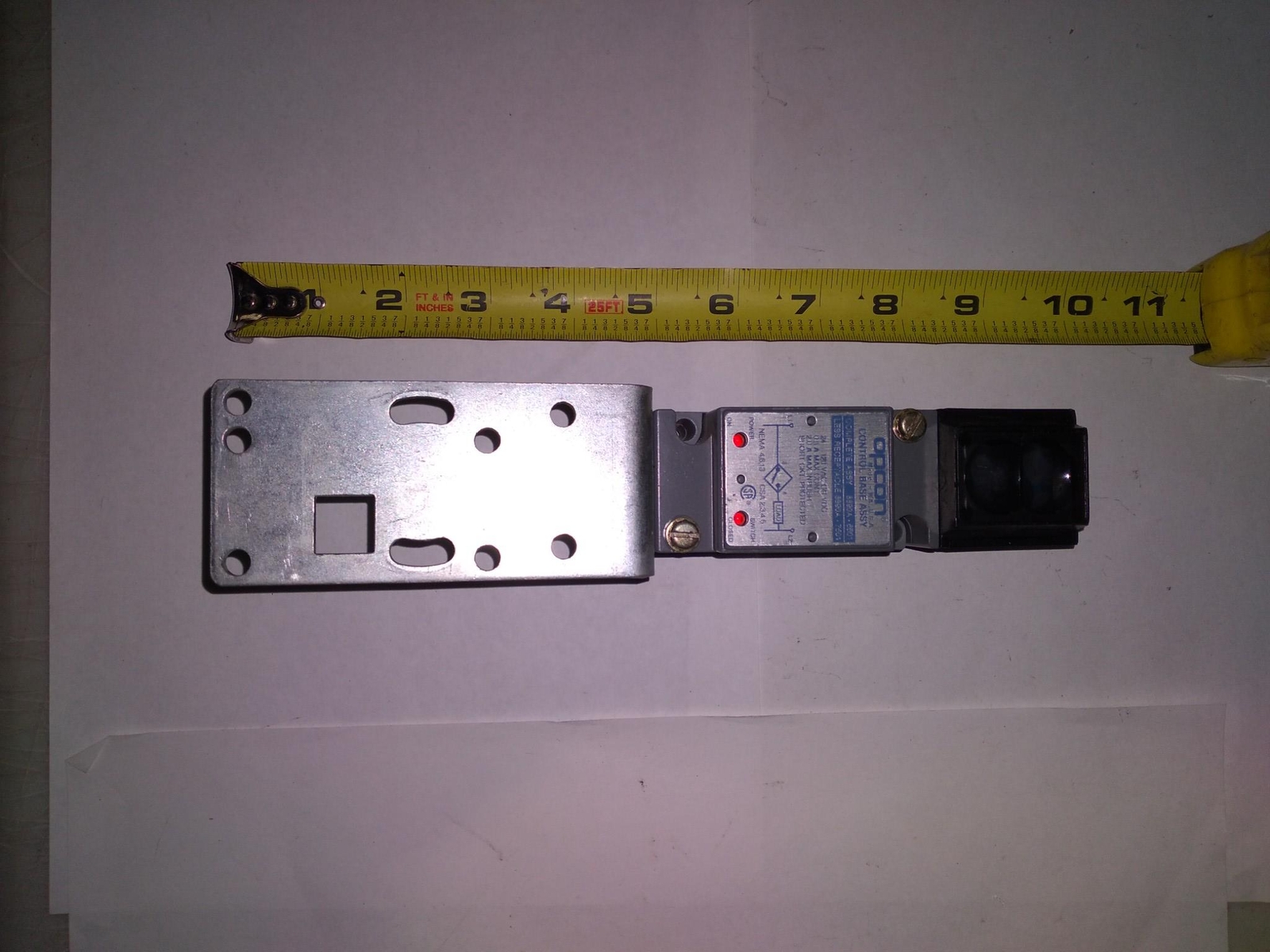 CUTLER-HAMMER EATON REFLEX HEAD 1490A-6501 95028 OPCON 8890A-6501 24-120VAC/VDC