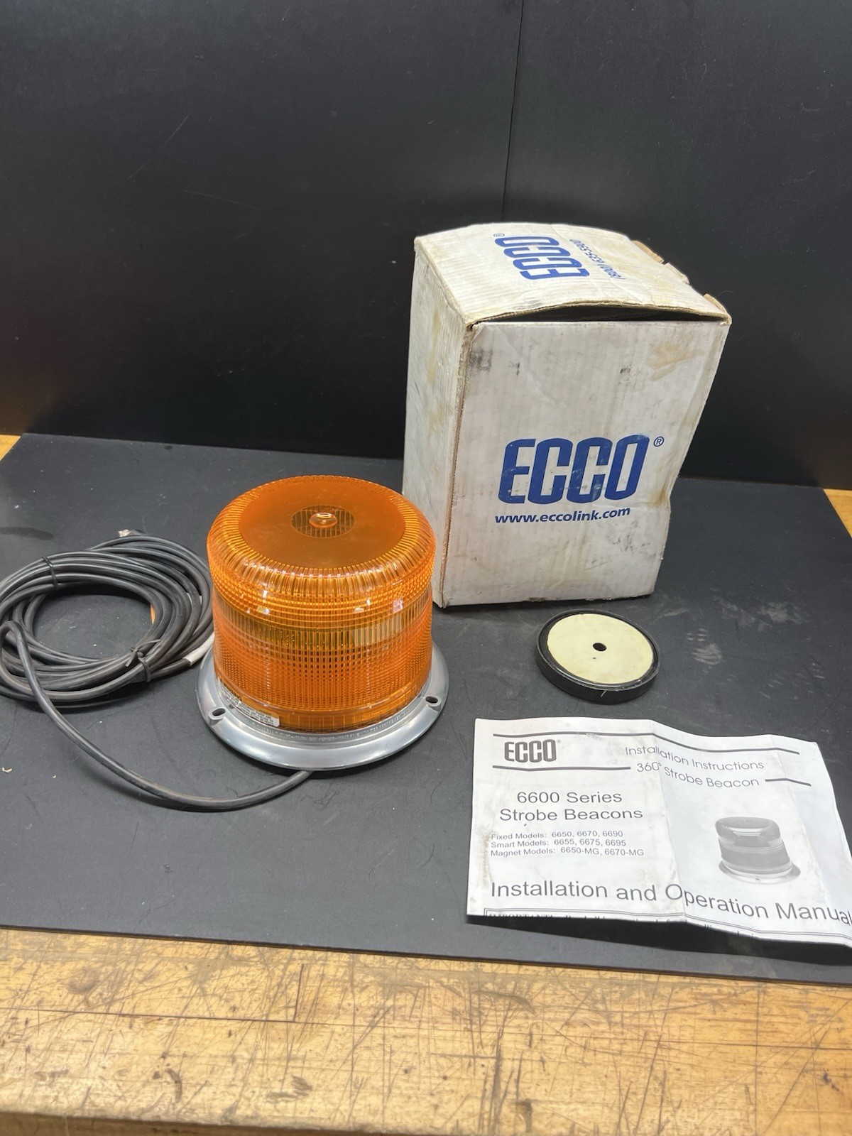 ECCO STROBE BEACON 6650 AMBER 3 BOLT 12-24 VDC NOS