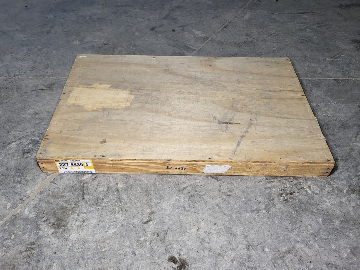 SURPLUS NEW Caterpillar 227-4439 6.8mm Thick Cabin Window Glass – Parts