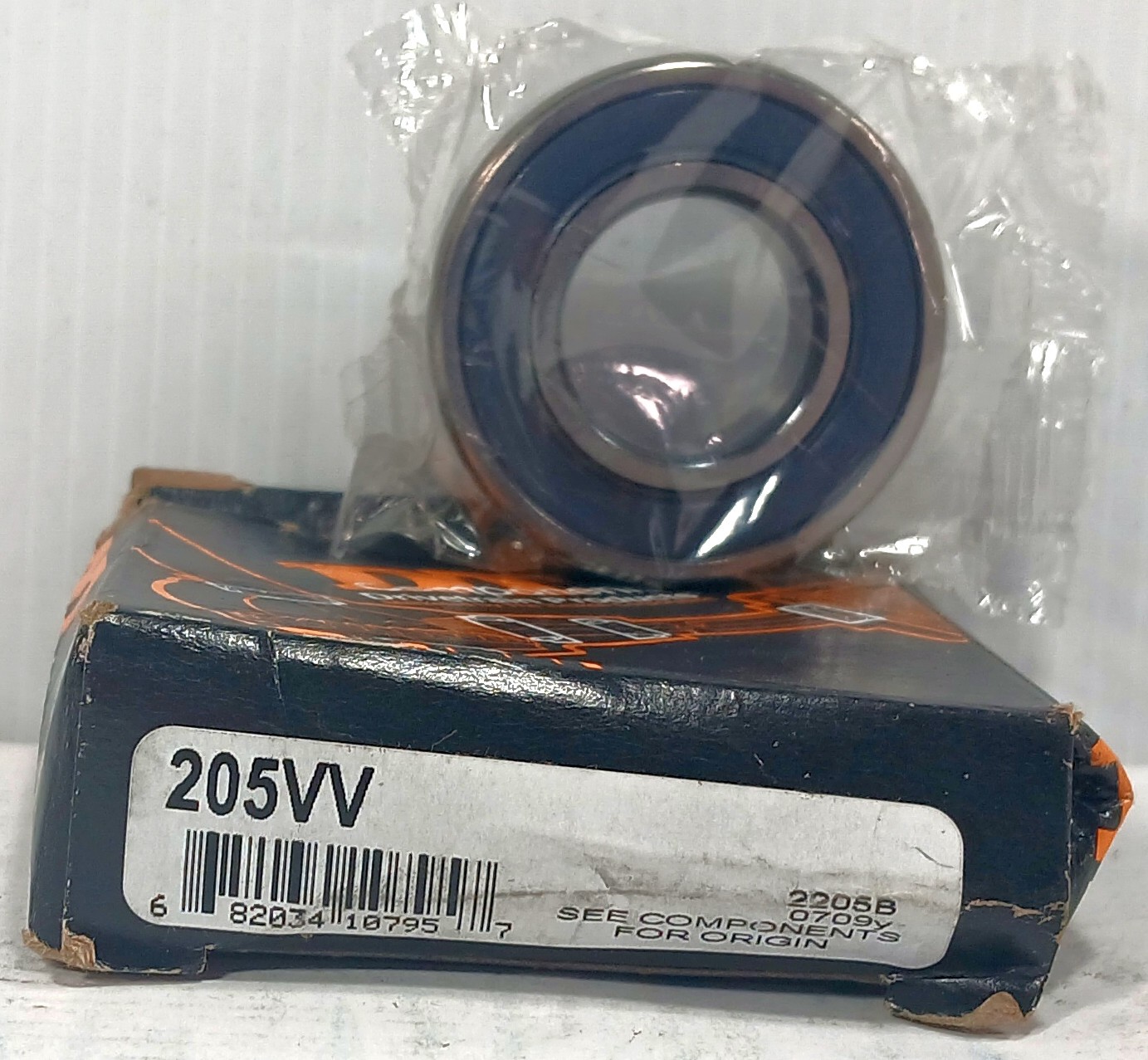 1 NEW SKF 6205-2RSH2/C3GWP RADIAL DEEP GROOVE BALL BEARING NIB ***MAKE OFFER***