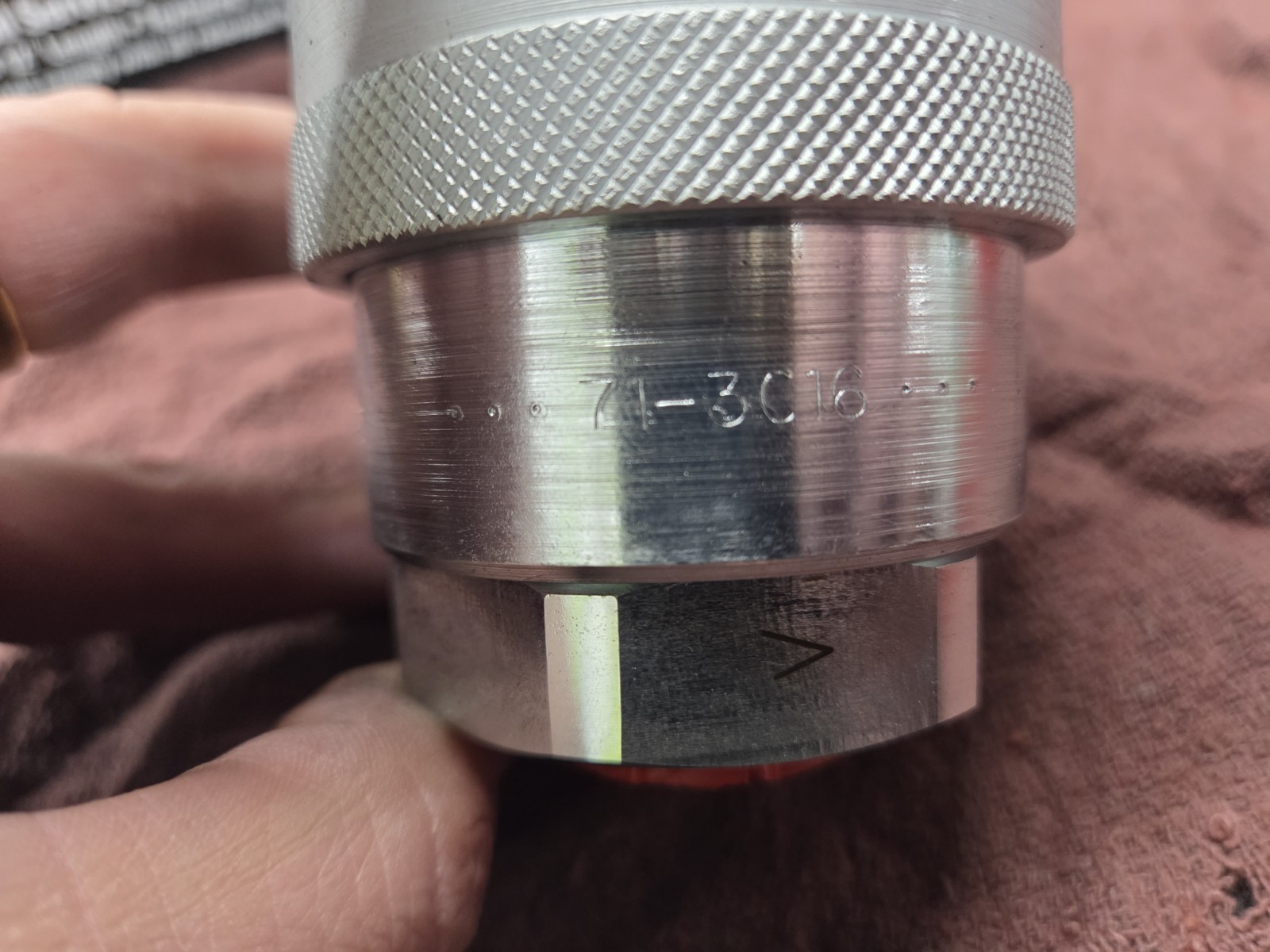 Parker 71-3C16-20F Hydraulic Quick Connect Hose Coupling, Steel Body,