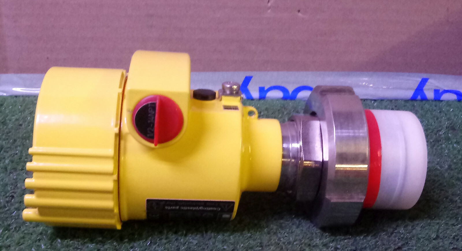 1 NEW VEGA BR64.CXLA1BHANAX VEGABAR 64 PRESSURE TRANSMITTER NIB ***MAKE OFFER***