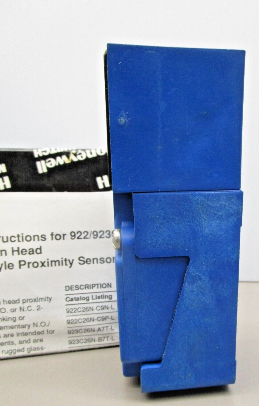 Honeywell 923C46N-A7T-L Micro Limit Switch Style Proximity Sensor Series 923C