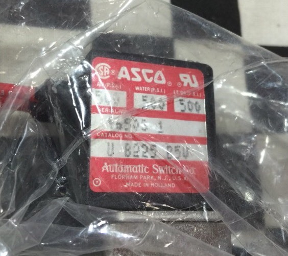 Asco Sub-miniature Solenoid U8225B5V, 1/4″ MVCR x 1-1/3″ CF, 400115-225D #126H