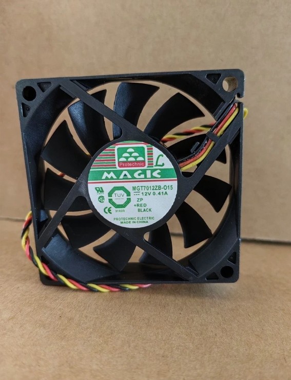 1PC MAGIC MGT7012ZB-O15 12V 0.41A 7CM 7015 3-wire cooling fan