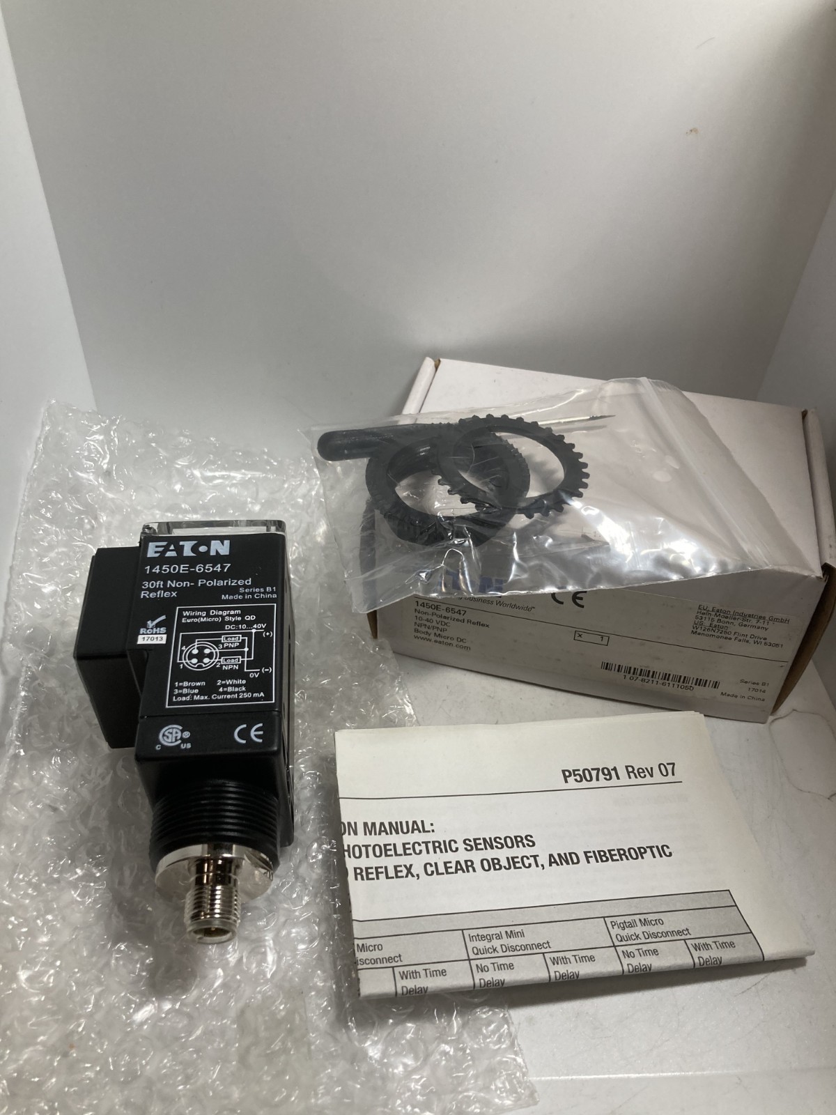 EATON 1450E-6547 PHOTOELECTRIC SENSOR NON-POL 10-40VDC NPN/PNP SERIES B1 NIB