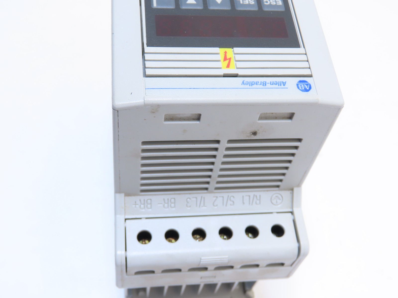 Allen Bradley 160-AA08NSF1P1 SeriesC 2HP Variable speed motor drive 200-208-230V