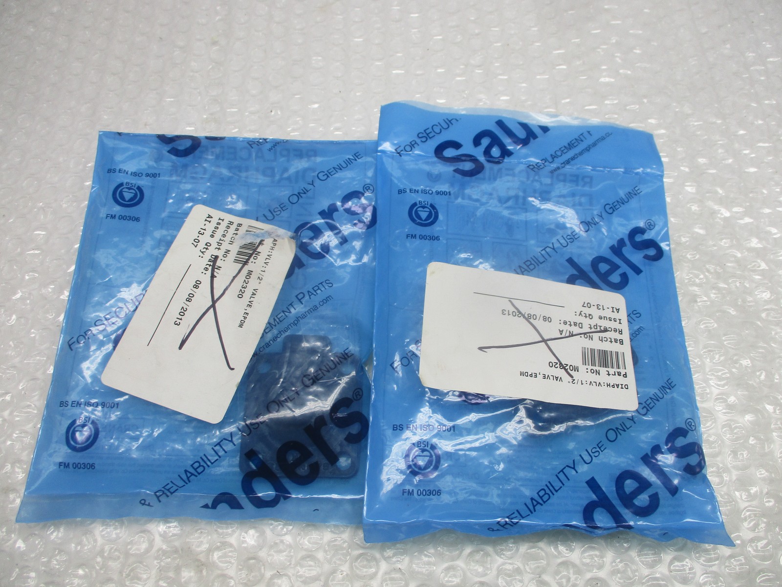 SAUNDERS A-015425-1/2″ M02320 DIAPHRAGM LOT OF 2 NSMP