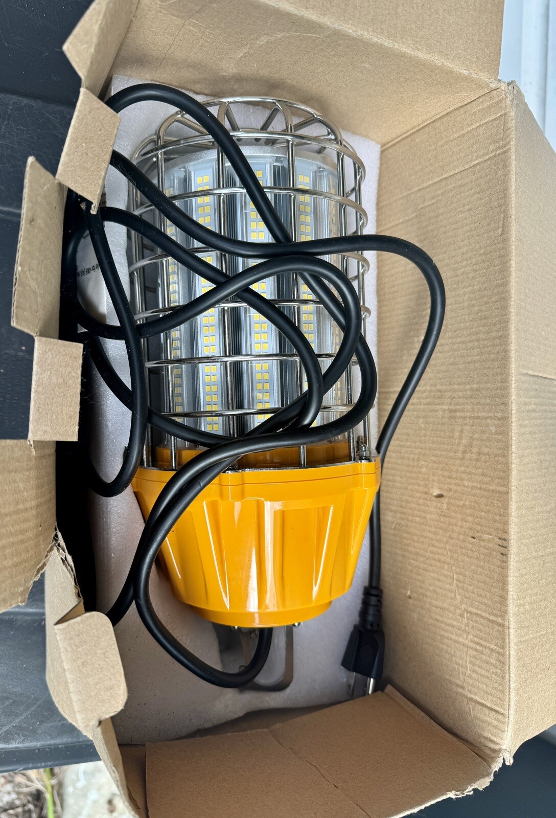 Maxxima MPWL-100 LED Work Light linkable. 100 W. 1200 Lumens.