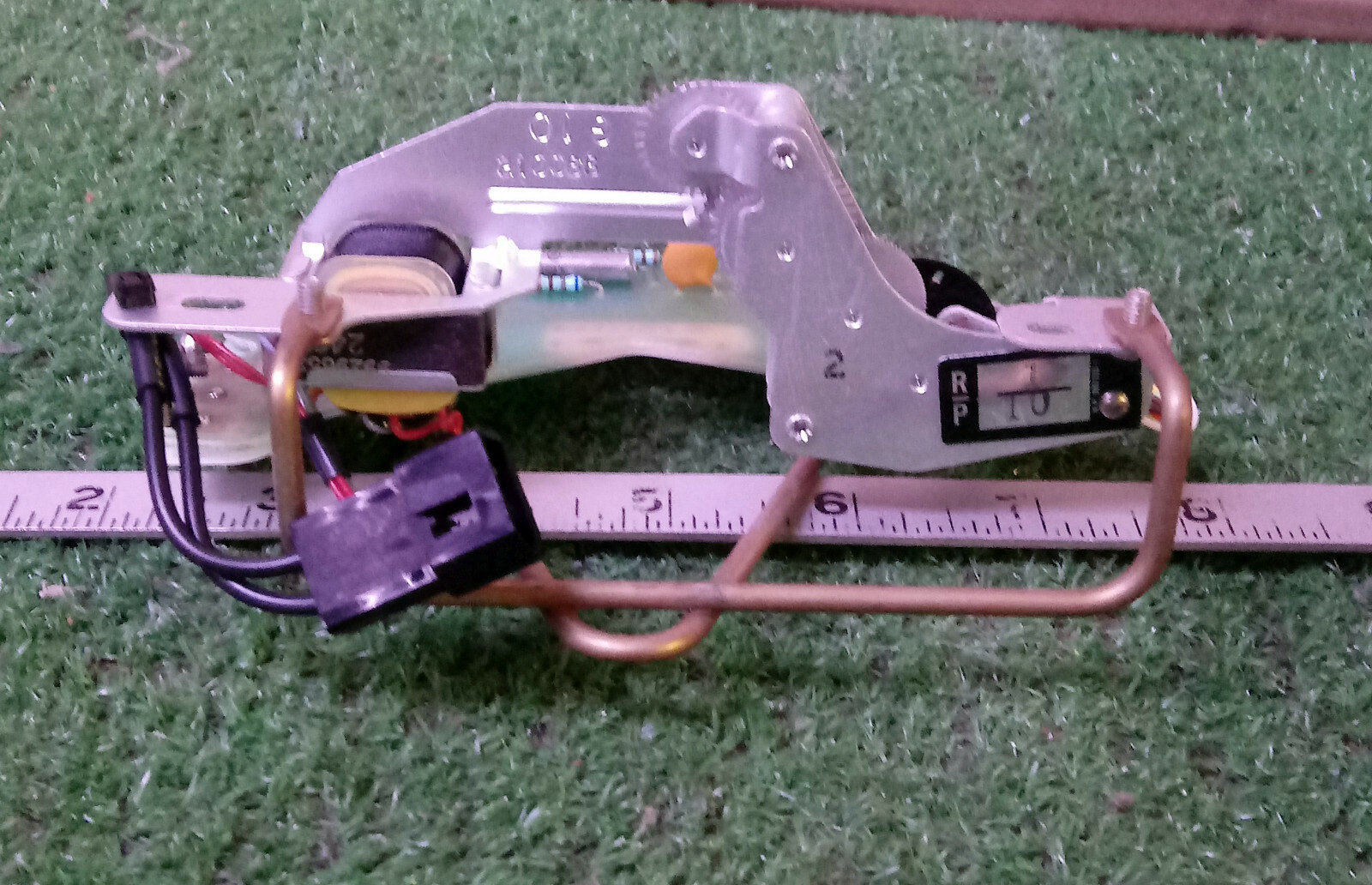 1 NEW GE TYPE D-72 9932881 PULSE INITIATOR 240 V NIB ***MAKE OFFER***