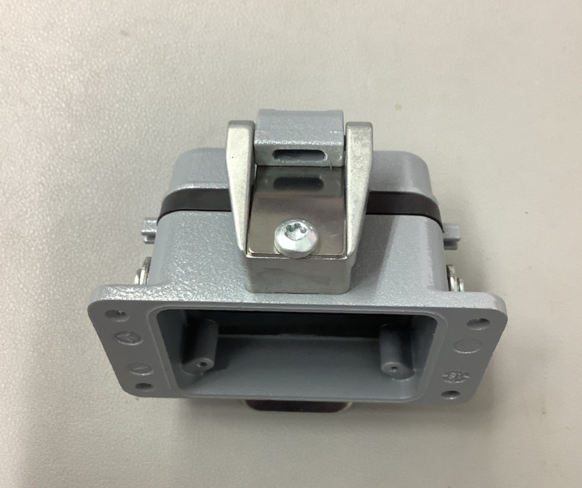 Lot of 2 Lapp Enclosures 100040C0 EPIC HB 6 Panel Mount Base (b664)