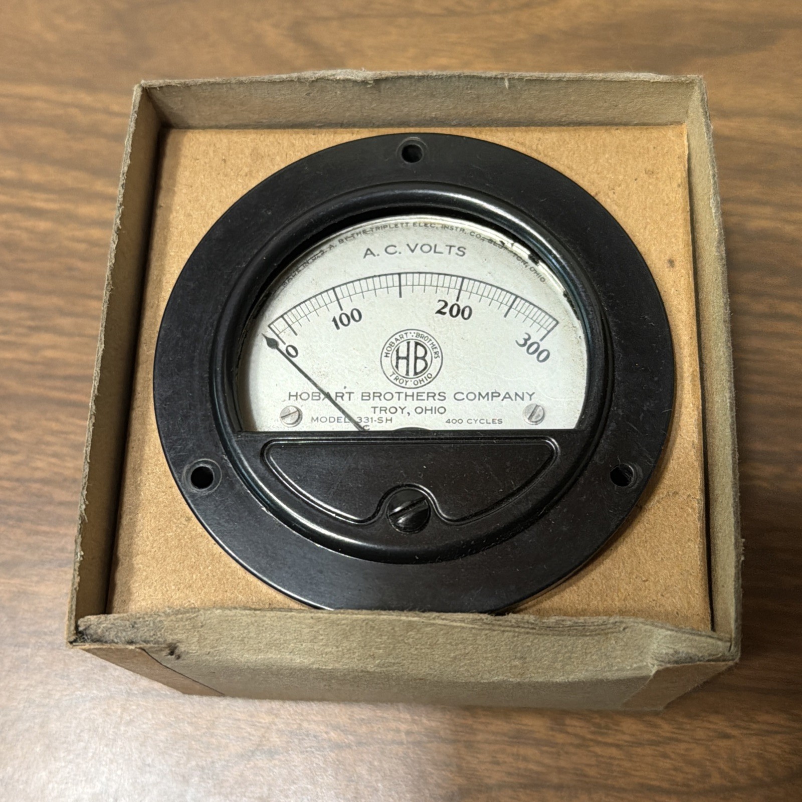VINTAGE HOBART BROTHERS 331-SH AMPERES A.C. METER 0-300 Guage Unit Troy OHIO NOS