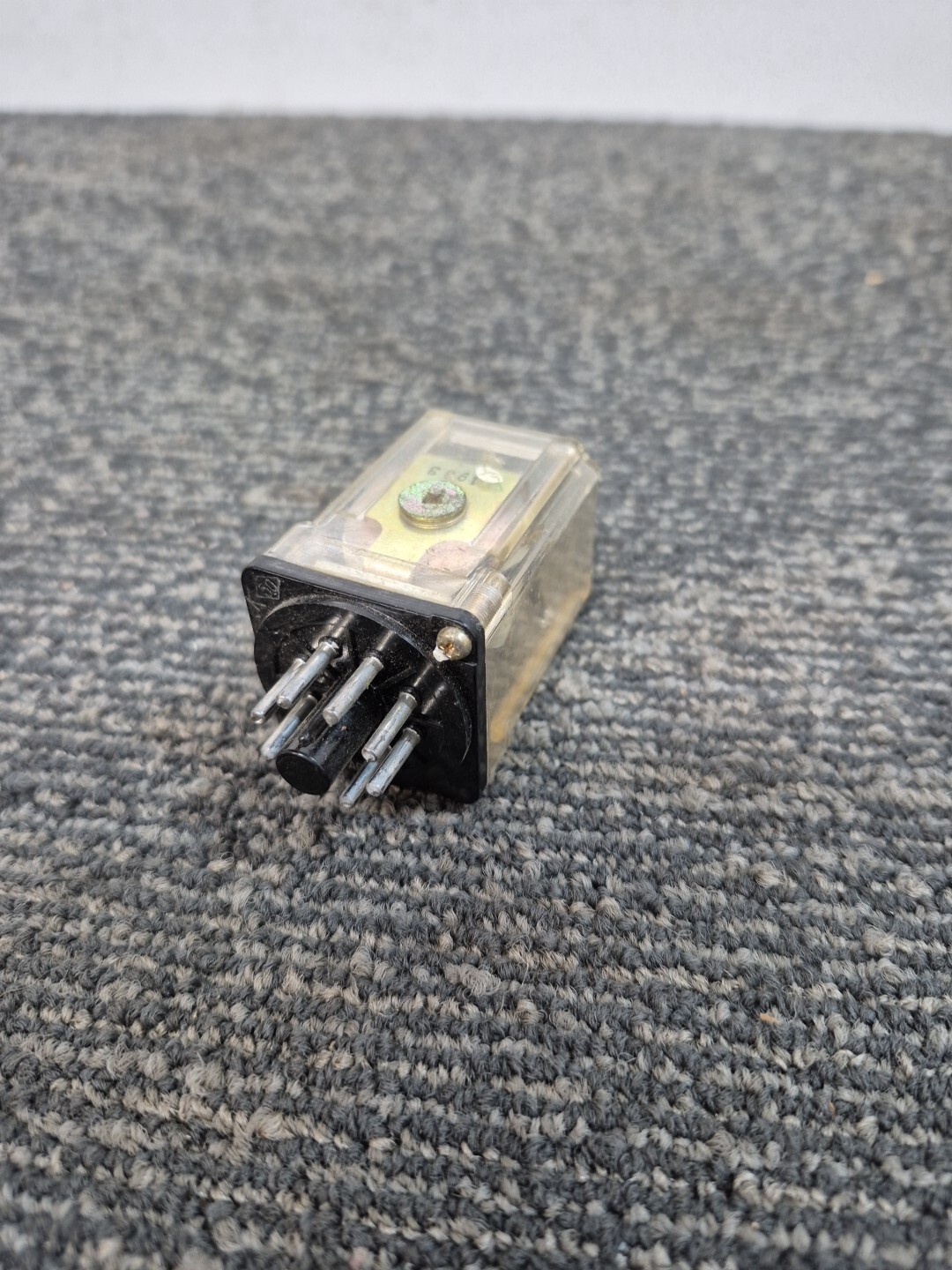 Sigma 50R02-115AC-SC0 28VDC/115VAC Relay with Socket 146-103 Amphenol