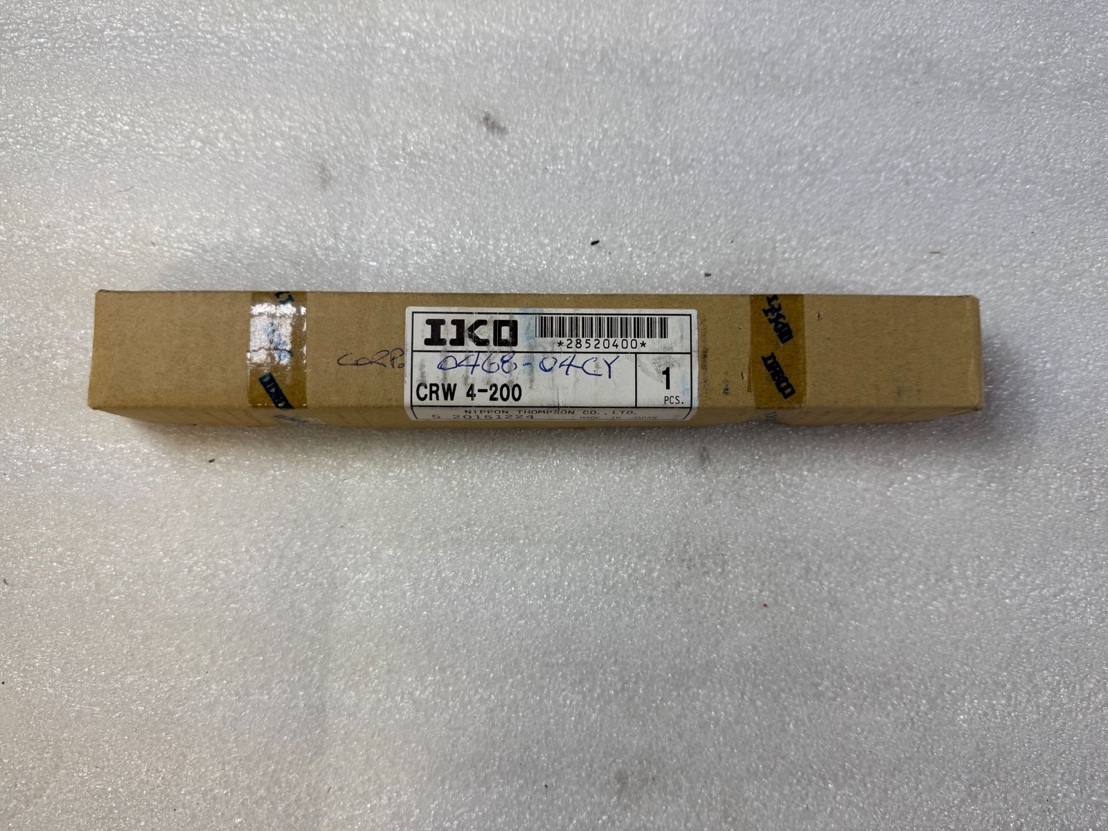IKO CRW4-200 Crossed Roller Guide Way NEW