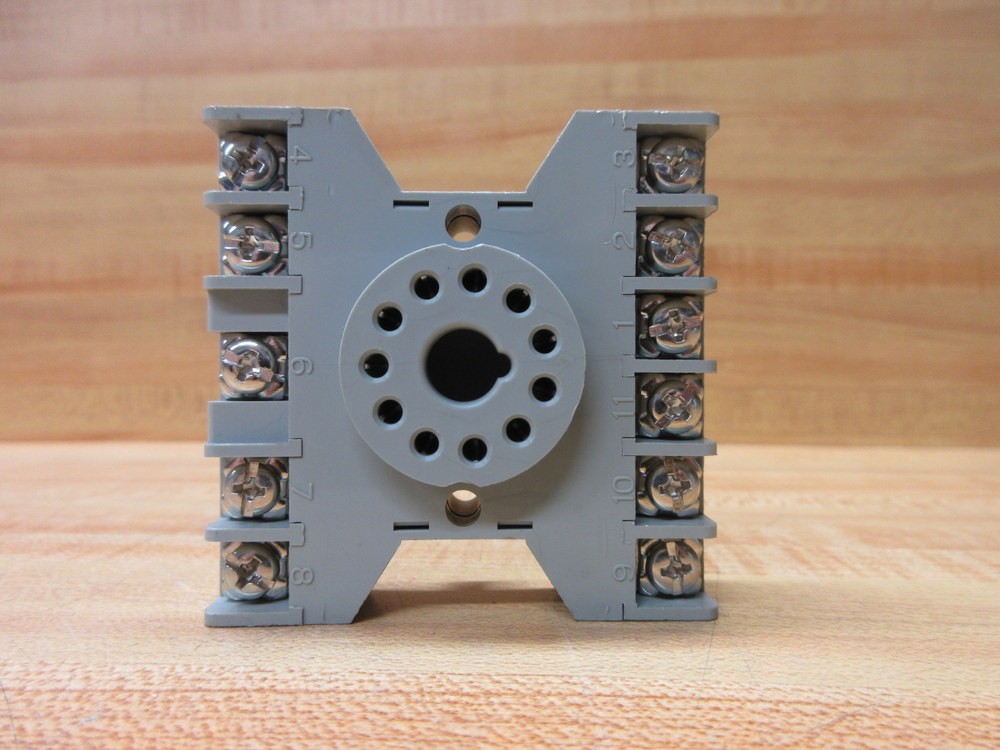 Eagle Signal SR3P-06 Relay Socket 60-SR3P-06