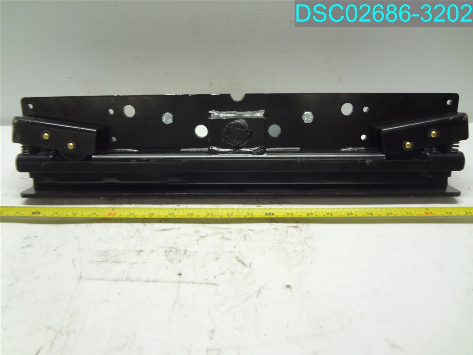114-79-1 E32-D BLACK 23-3/4″ L X 5-1/4″W PIN 6-1/4″