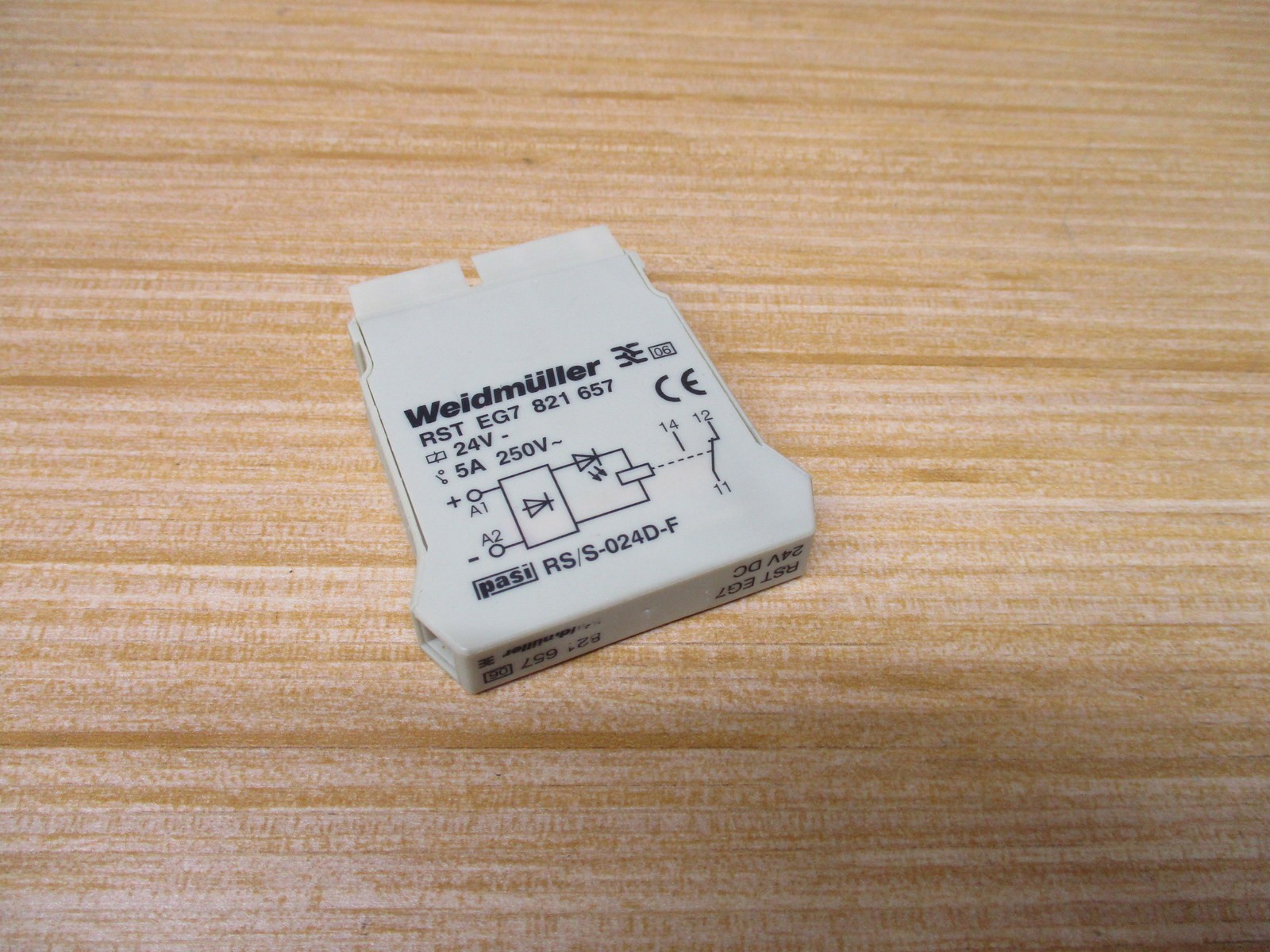 Weidmuller RST EG7 Relay Coupler 821-657