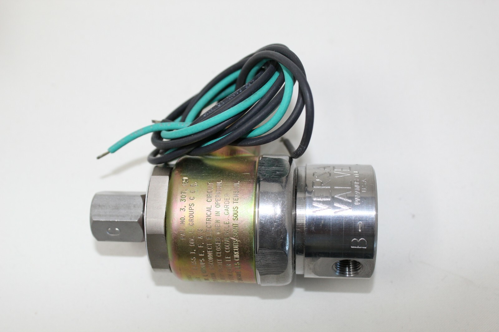 NEW Versa VALVE SELECTOR ESM-8202-66-HT-H2-AXX-D024 Pneumatic Directional Valve