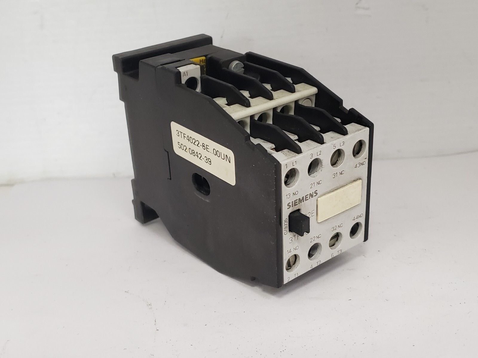 SIEMENS 3TF4022-6E CONTACTOR 3 POLE 2 NO 2NC 110/120VAC 50/60HZ