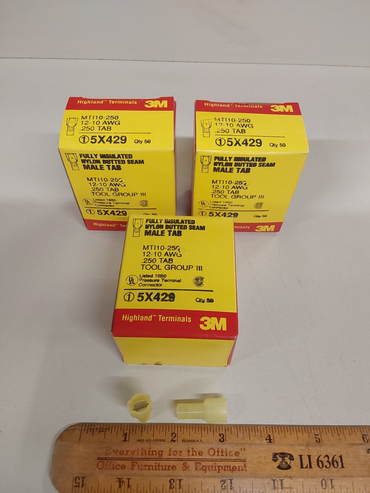 150/PACK (3 boxes) 3M 5X429 Male Spade Terminal Connector, 12-10 AWG Yellow