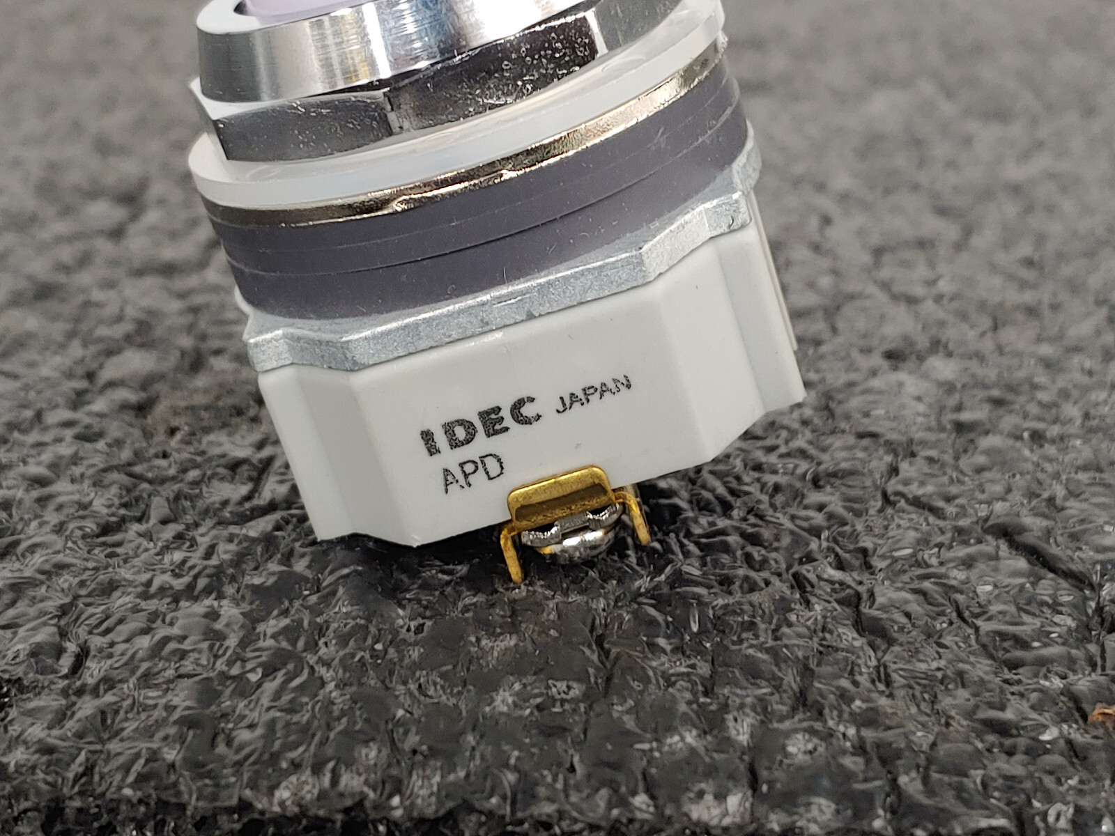 IDEC APD199DN-W-120V 30mm Pilot Light White