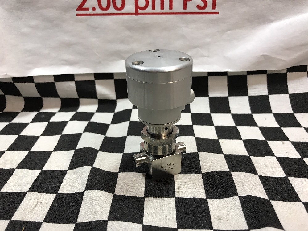 SWAGELOK Bellows Sealed Valve, SS-4BK-TW-1C, SS4BKTW1C, #130Z36 Box A