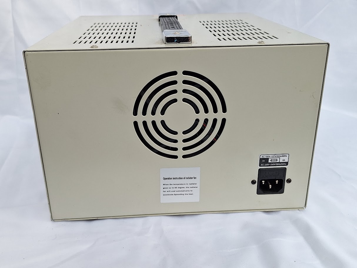 CIRCUIT SPECIALISTS CS13003X REGULATED POWER SUPPLY