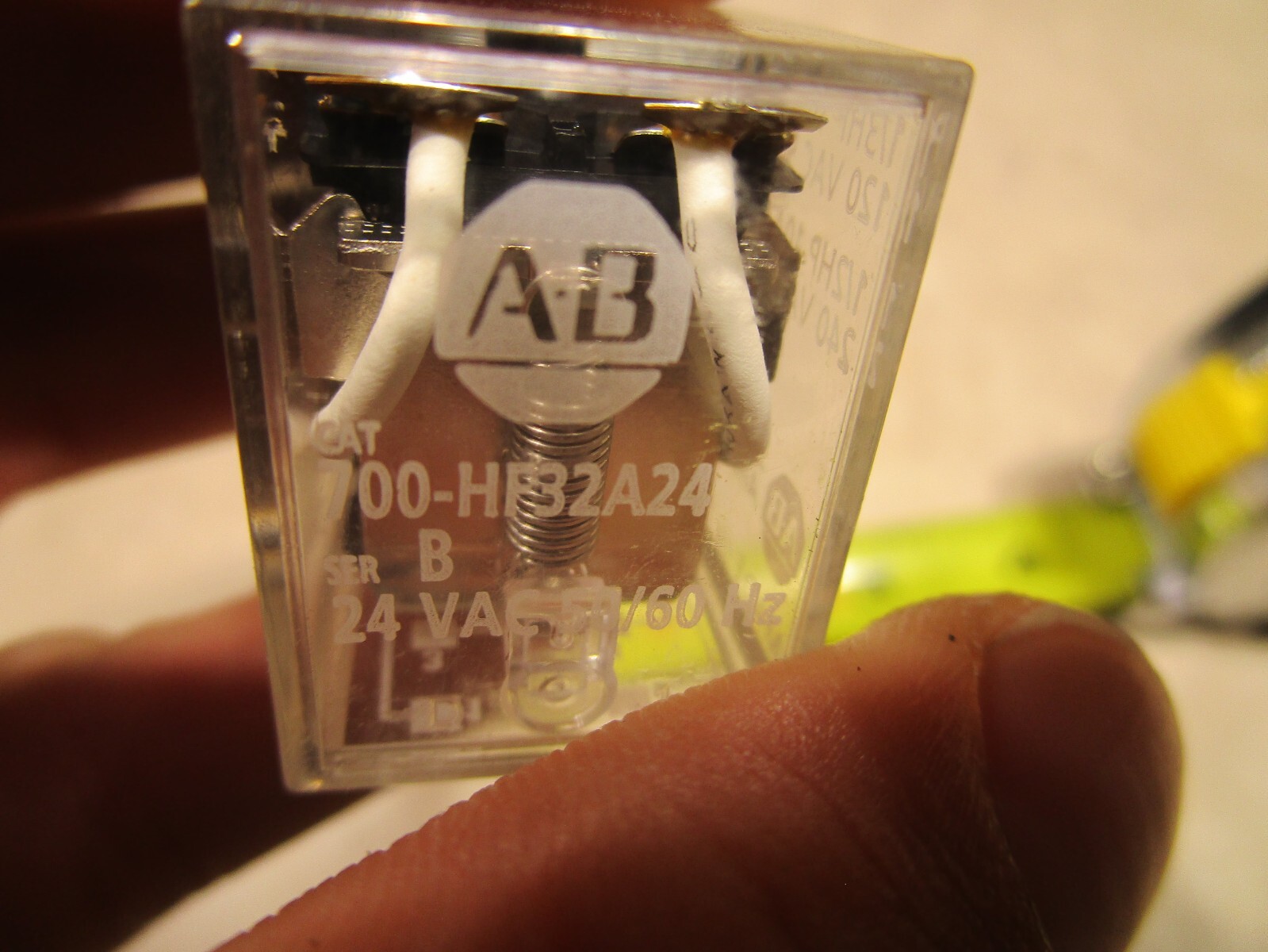 ALLEN-BRADLEY 700-HF32A24 SER.B 24VAC, RELAY, 8 PIN, S0944