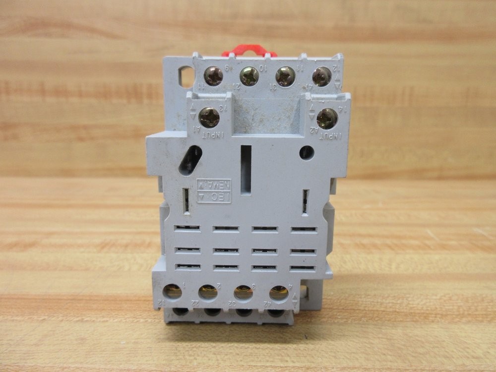 Magnecraft/Struthers-Dunn 70-784D-1 Socket 70784D1