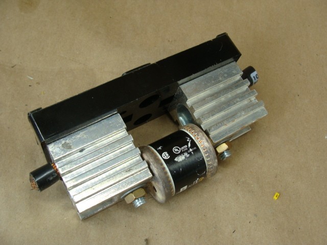 BUSSMANN LIMITRON JJS-300 CLASS T FUSE 600VAC AND FUSE BLOCK