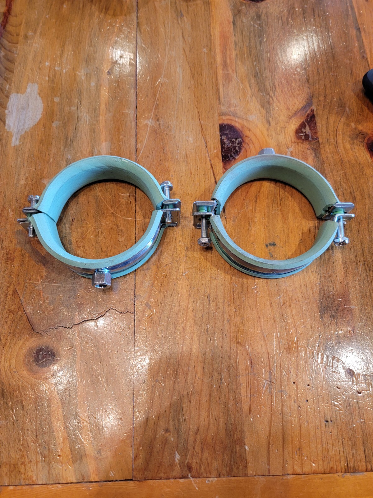 2PK NVENT Caddy 430 Superfix Cushioned Pipe Clamp – Size 3 In CPVC 89MM