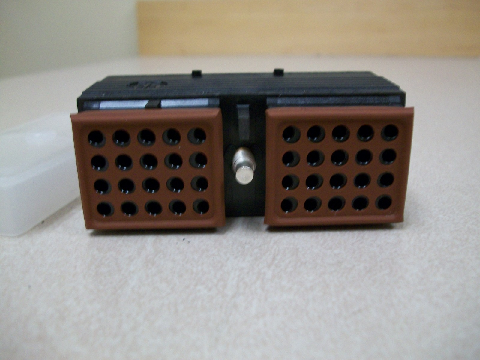 TE Connectivity / Deutsch Automotive DRC18-40SB PLG 40P BLK N B
