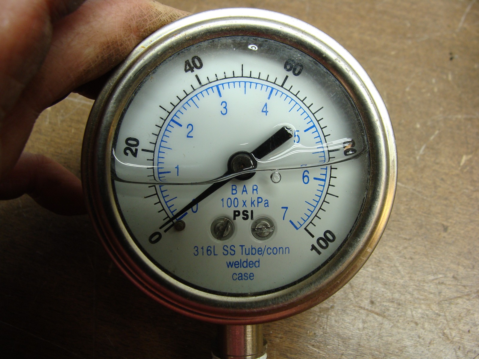 LOT OF 5 316 SS TUBE/CONN WELDED CASE 0-100 PSI 0-7 kPa LIQUID FILLED GAUGES