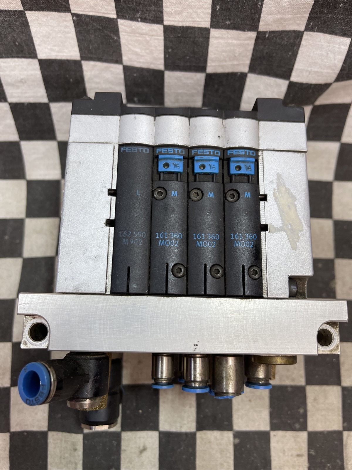 FESTO CPV14-GE-FB-4 CPV-14-VI CPV14-VI-P4-1/8-B 162550 161360 18260 18210 152425