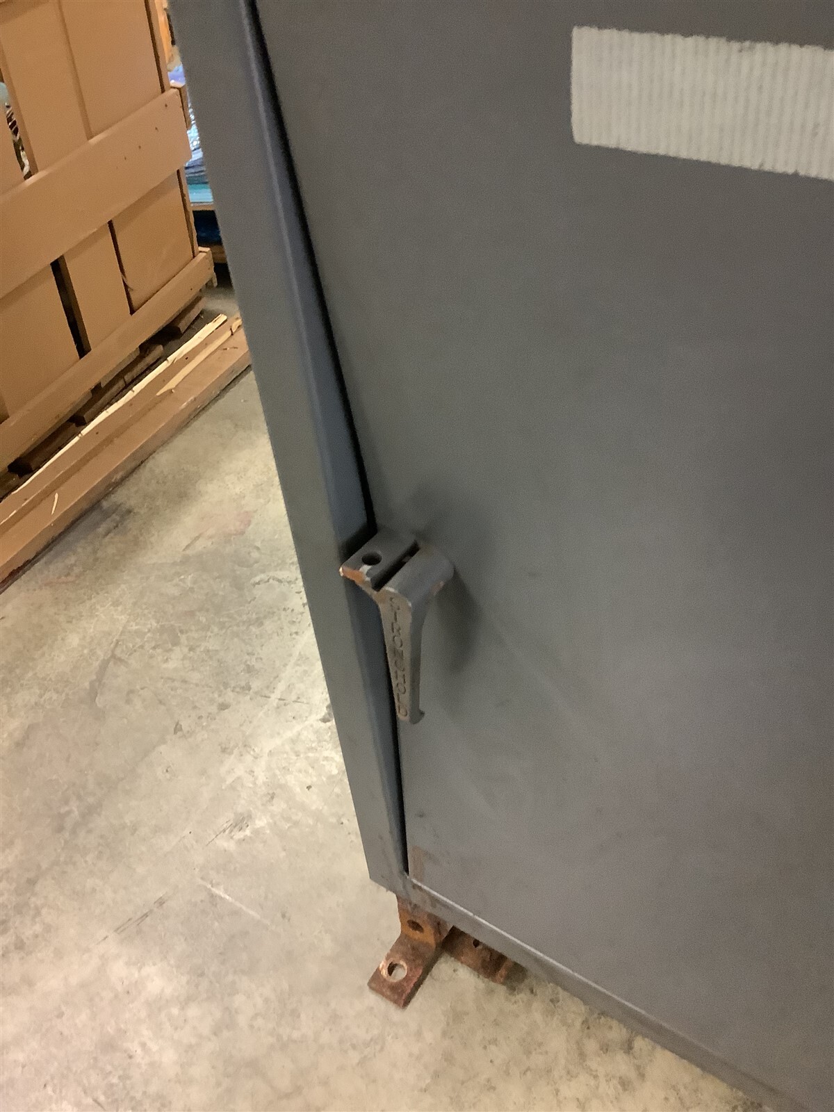 Stronghold 8 Locker Cabinet 8′-2″ W x 6-1/2′ T x 2′ L