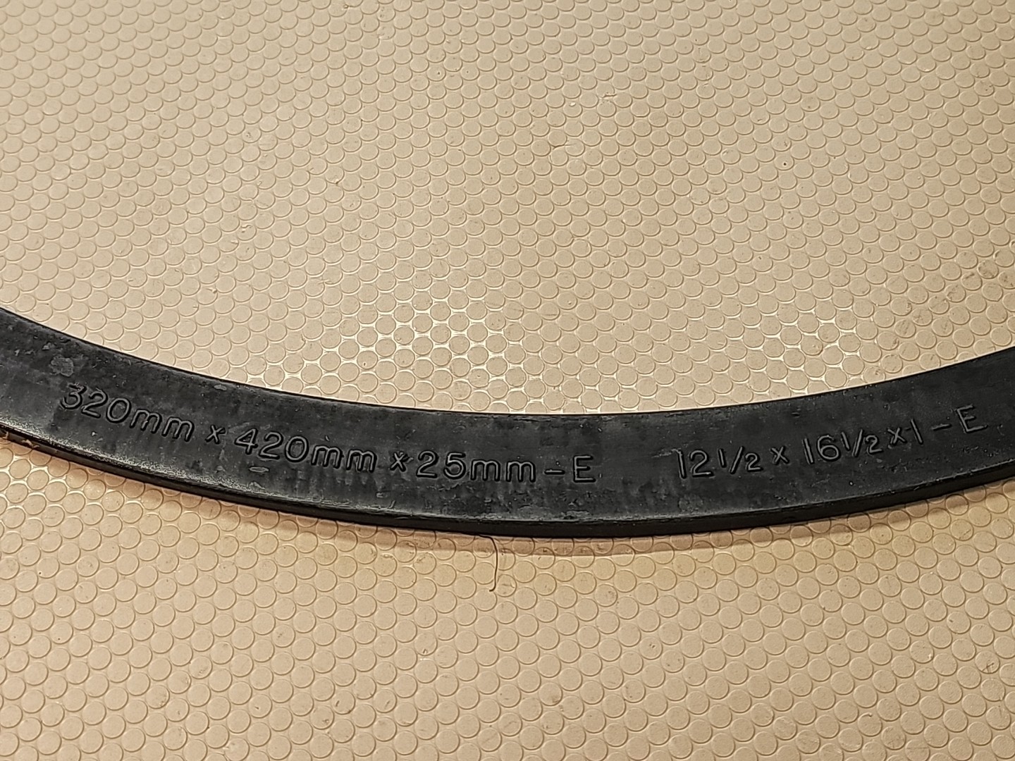 New Topog-E 12-1/2″ x 16-1/2 x 1 – E Elliptical Manhole Gasket