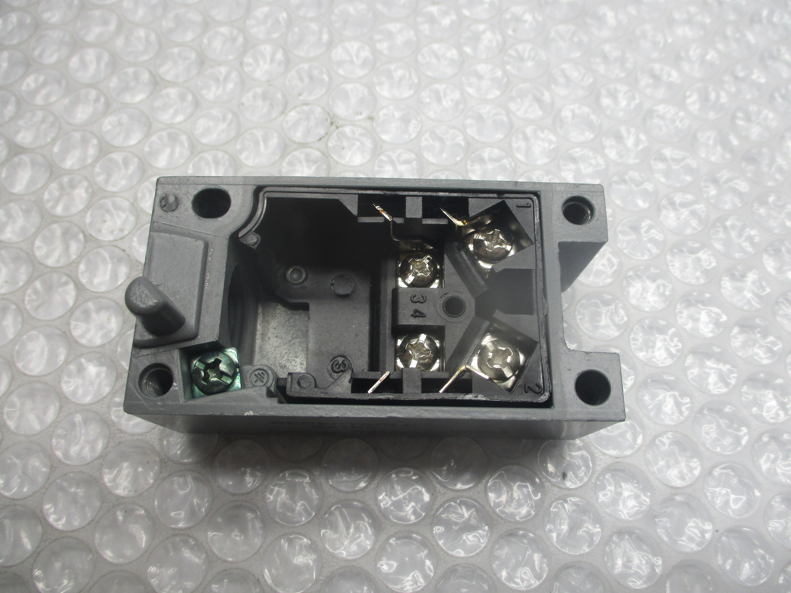 CUTTER HAMMER E51RC SER.A1 RECEPTACLE NSNP